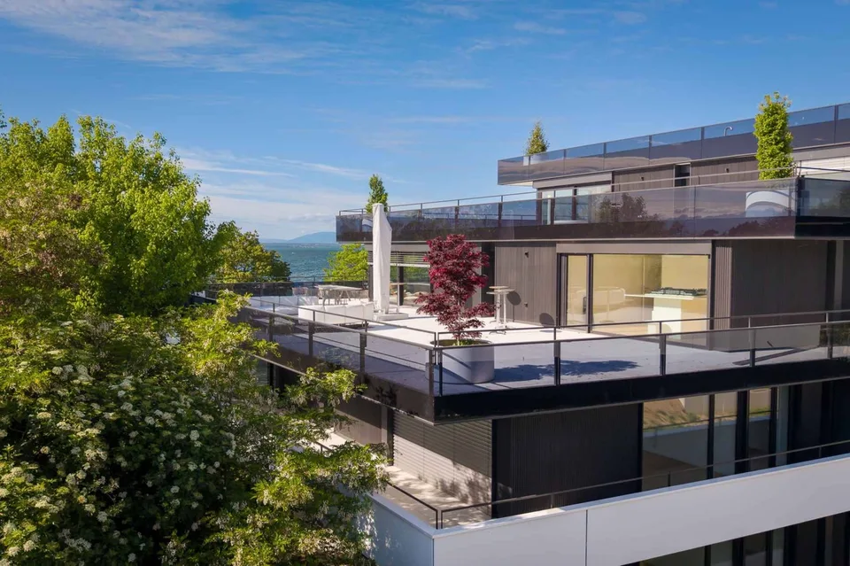 Appartement neuf de 5.5 pièces avec balcon couvert et rooftop terrasse