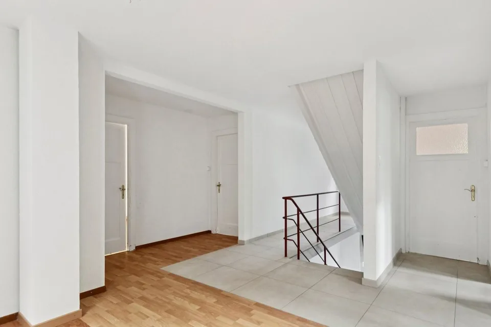Haus im Stadtzentrum von Môtiers, ideal für eine große Familie – Foto 11 von 13