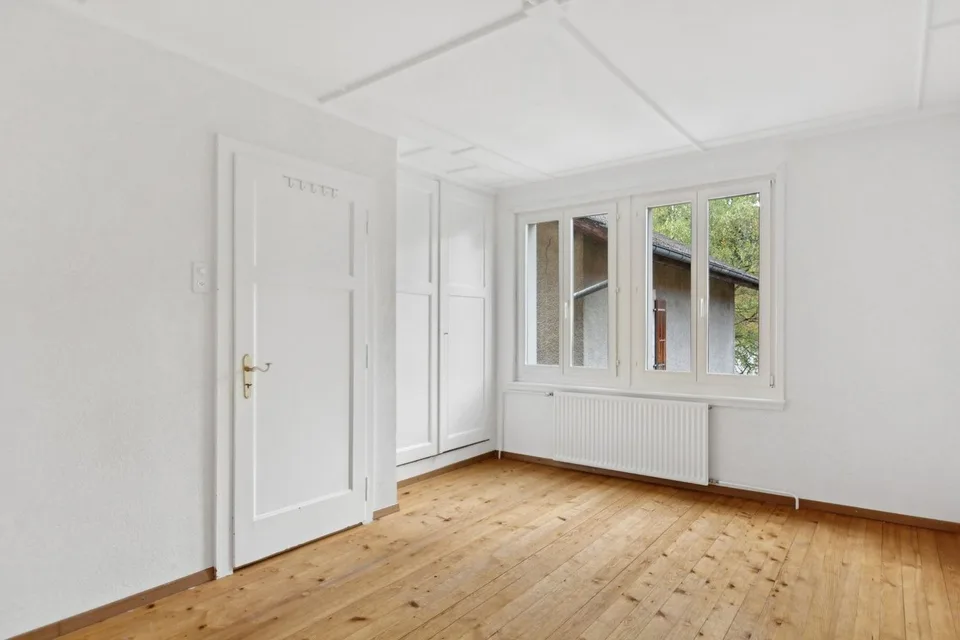 Haus im Stadtzentrum von Môtiers, ideal für eine große Familie – Foto 10 von 13