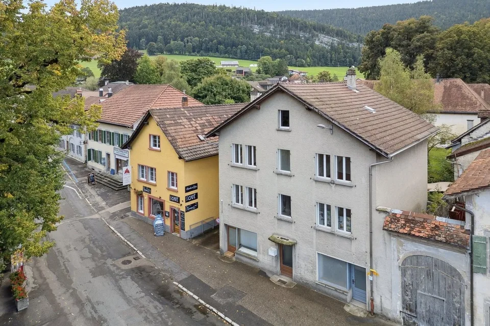 Maison centre-ville Môtiers, idéale pour une grande famille