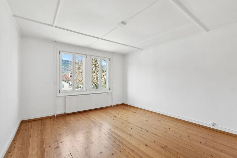 Haus im Stadtzentrum von Môtiers, ideal für eine große Familie – Foto 8 von 13