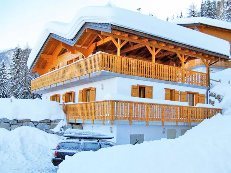 Large chalet in Central Location