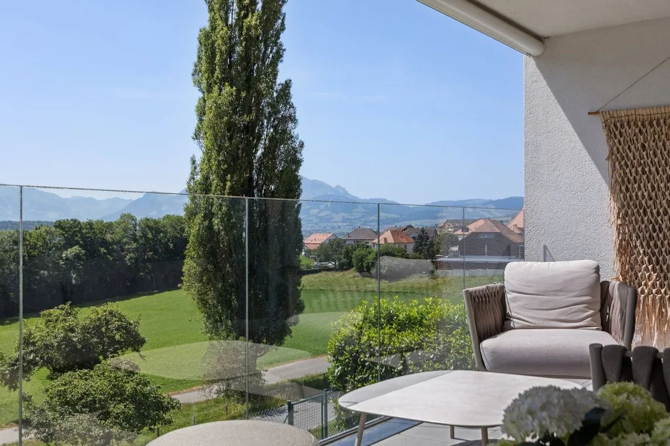Villa en terrasse avec magnifique vue sur le Lac et les Préalpes