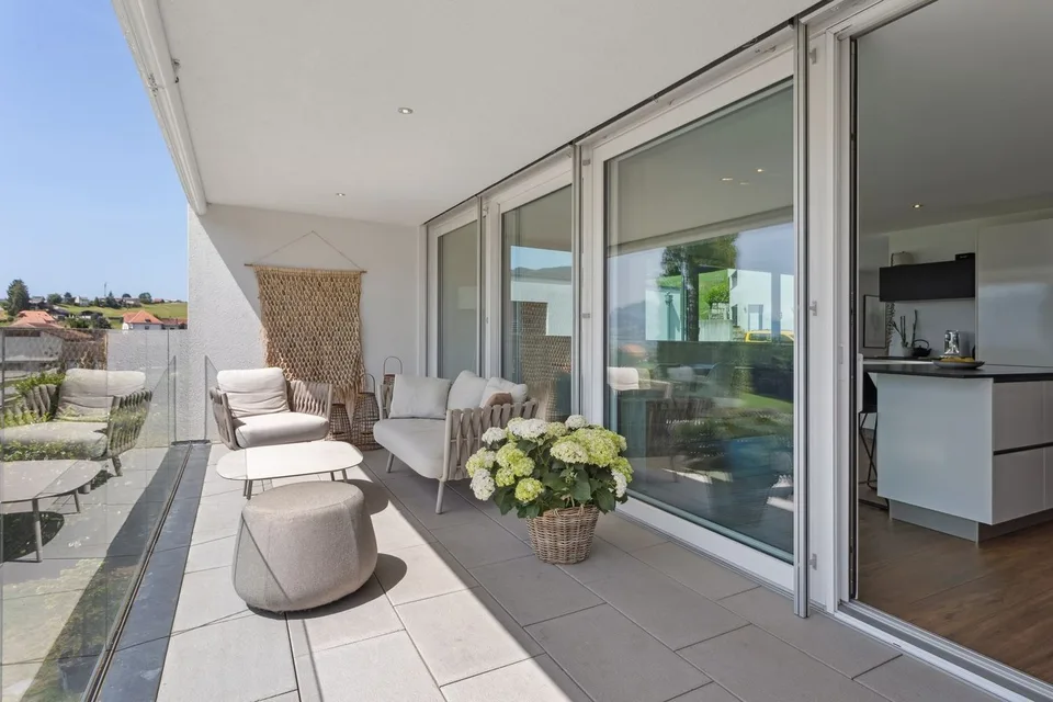 Villa mit Terrasse und herrlichem Blick auf den See und die Voralpen – Foto 6 von 12