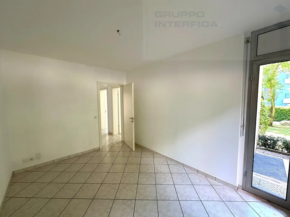 4.5 LOCALI CON GIARDINO E PISCINA CONDOMINIALE – Foto 12 von 13