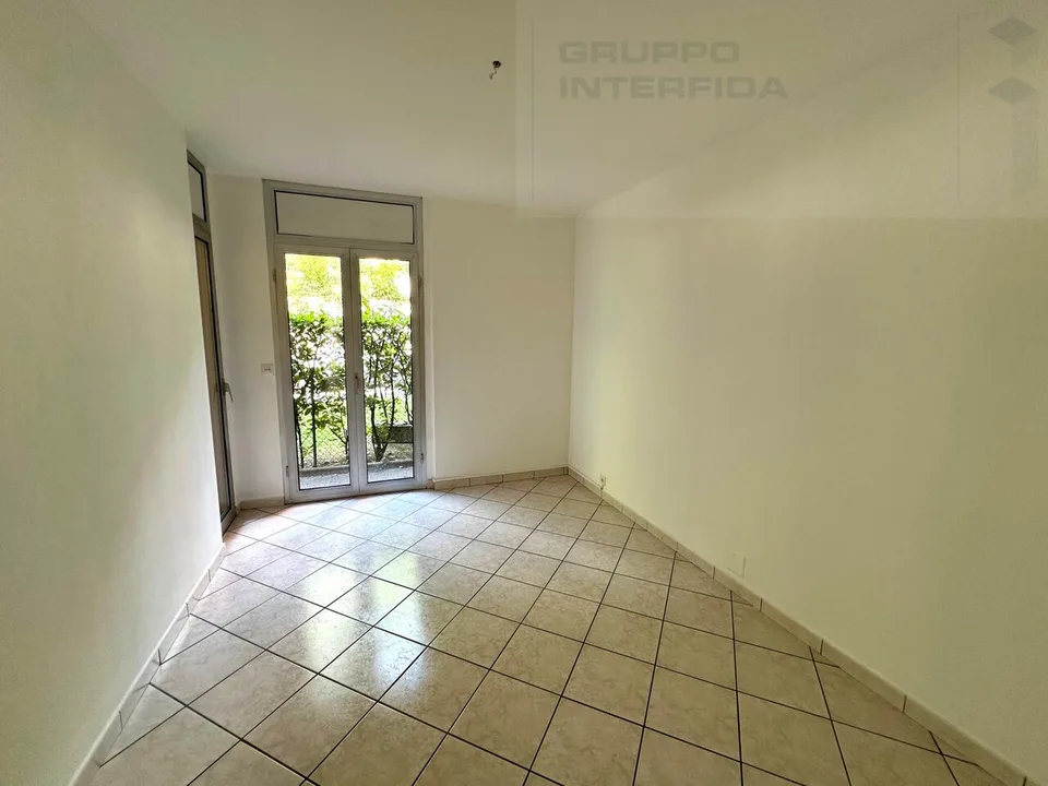 4.5 LOCALI CON GIARDINO E PISCINA CONDOMINIALE – Foto 11 von 13
