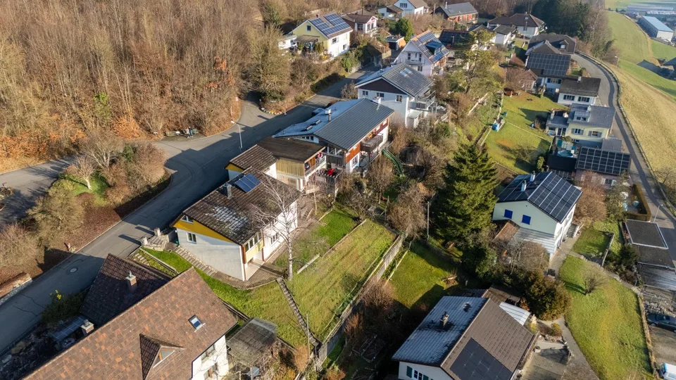 Freistehendes Einfamilienhaus mit viel Gartenumschwung in Ziefen!