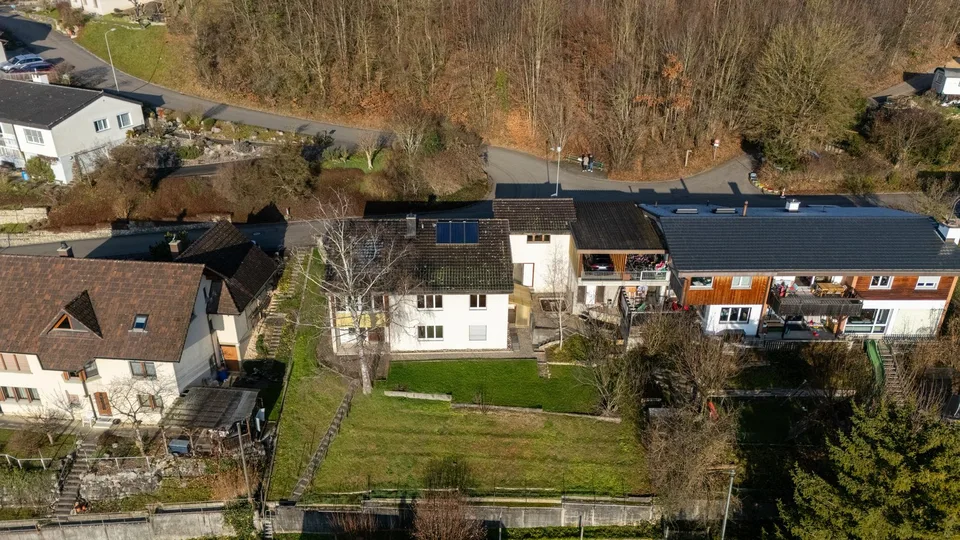 Casa unifamiliare indipendente con grande giardino a Ziefen!