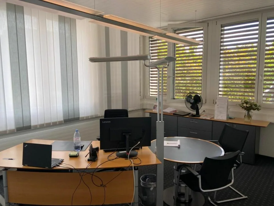 Peseux - Grand espace pour bureaux, cabinet de santé, commerce