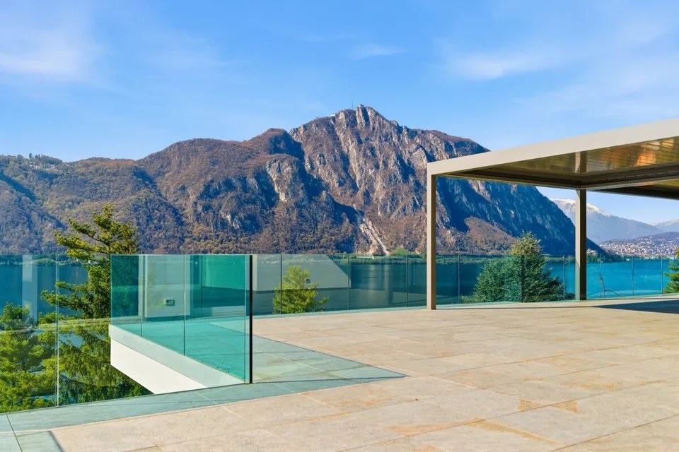 Residenza Ceresio 52: attico con grande terrazza panoramica