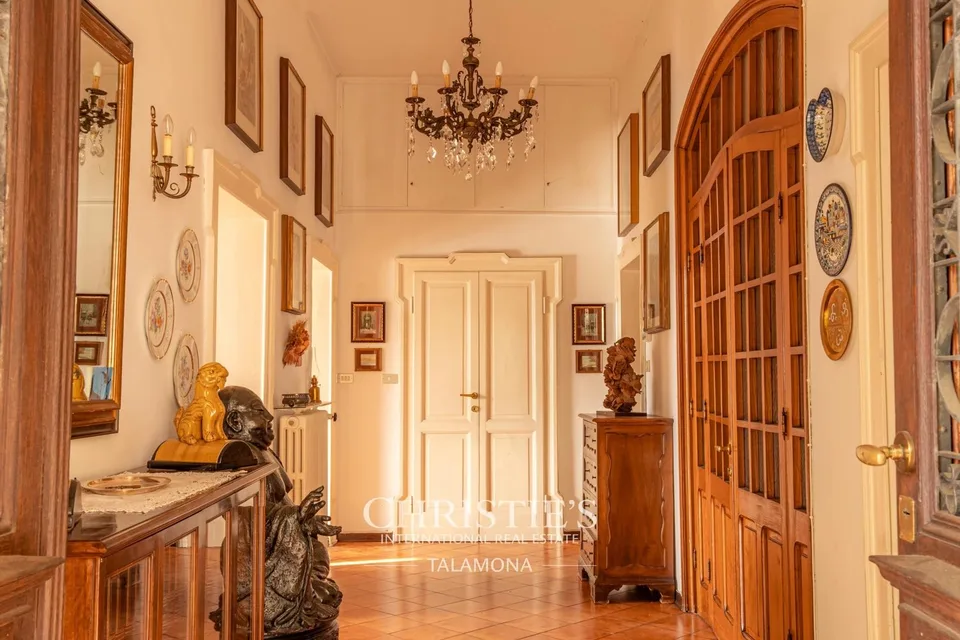 Villa lacustre con giardino e accesso diretto all'acqua sul Lago Maggiore, Maccagno – foto 12 di 13