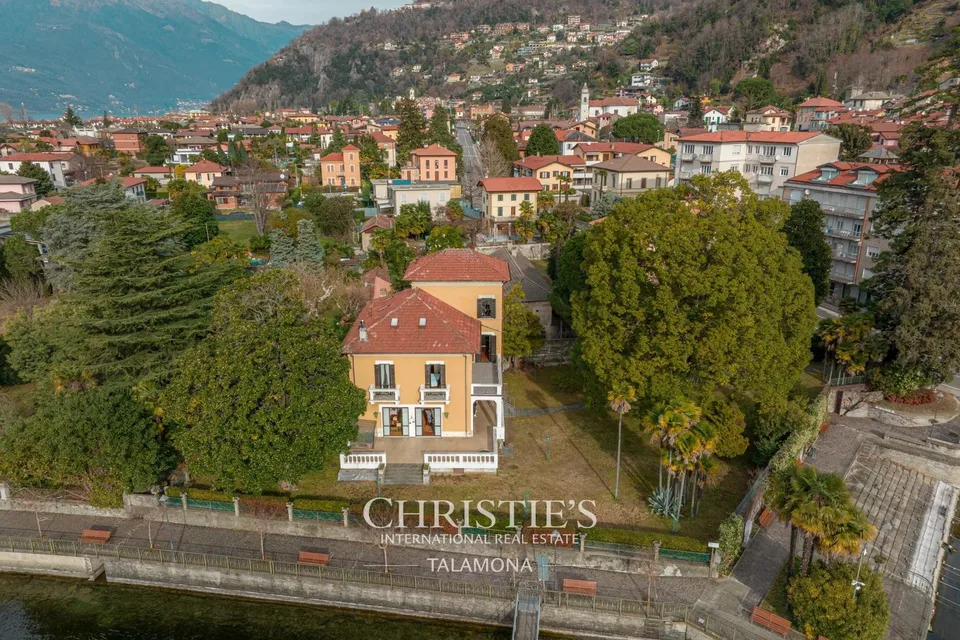 Villa lacustre con giardino e accesso diretto all'acqua sul Lago Maggiore, Maccagno – foto 10 di 13
