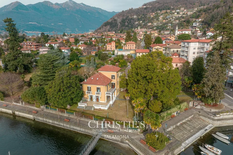 Villa lacustre con giardino e accesso diretto all'acqua sul Lago Maggiore, Maccagno – foto 6 di 13