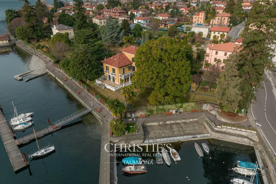 Villa lacustre con giardino e accesso diretto all'acqua sul Lago Maggiore, Maccagno – foto 7 di 13