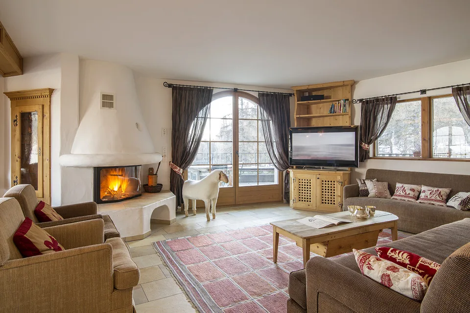 La Punt Chamues-ch: villa di 10 camere con vista sulla montagna e 5 posti auto