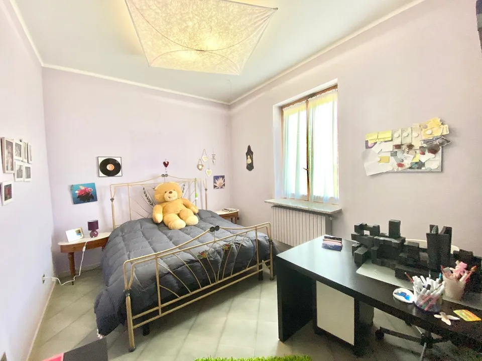Sehr gepflegtes Landhaus in ruhiger und sonniger Süd-Lage mit großem Grundstück – Foto 11 von 26