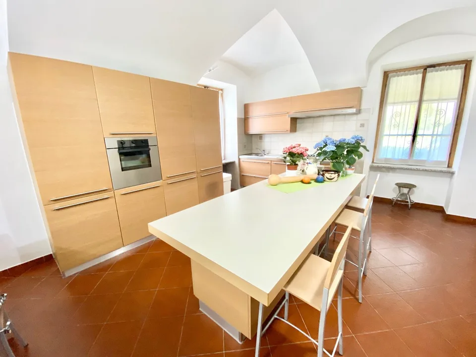 Sehr gepflegtes Landhaus in ruhiger und sonniger Süd-Lage mit großem Grundstück – Foto 6 von 26