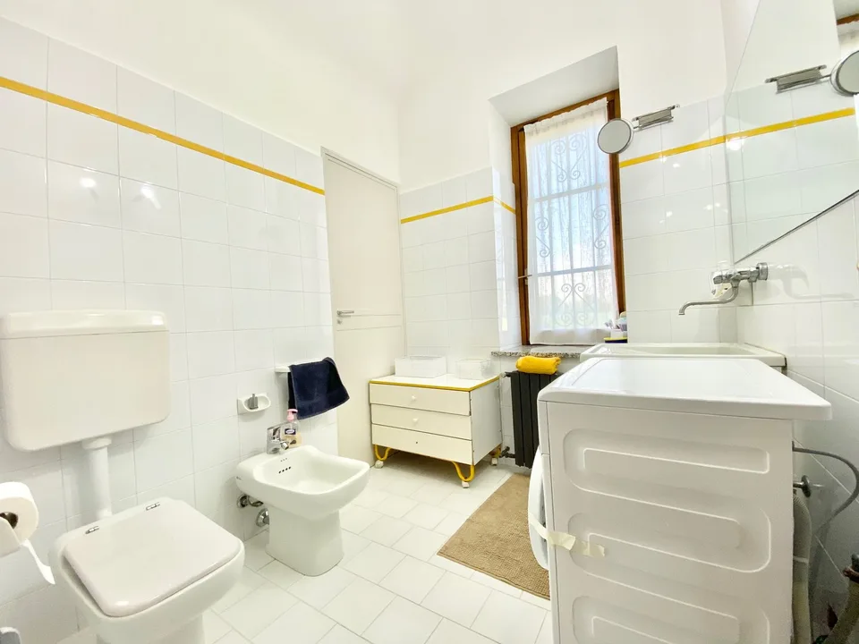 Sehr gepflegtes Landhaus in ruhiger und sonniger Süd-Lage mit großem Grundstück – Foto 13 von 26