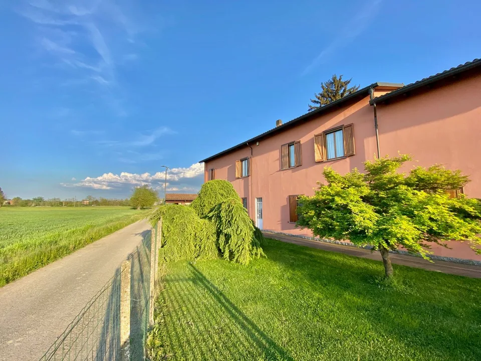 Sehr gepflegtes Landhaus in ruhiger und sonniger Süd-Lage mit großem Grundstück – Foto 25 von 26