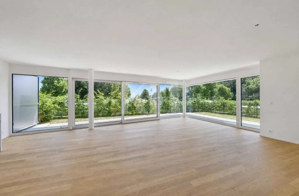 Appartamento di 5,5 locali nuovo con finiture magnifiche al piano terra con giardino!