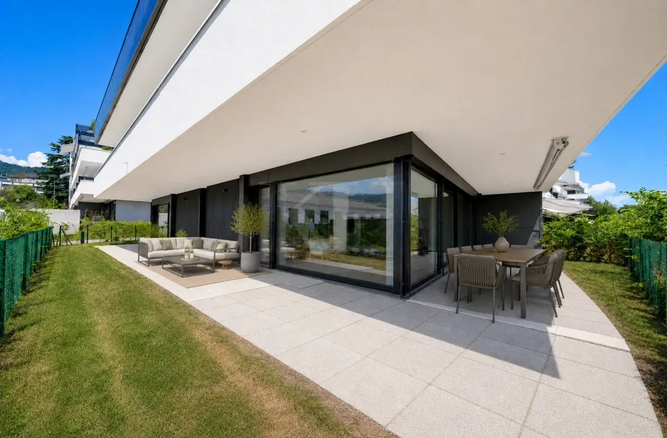 Appartamento di 5,5 locali nuovo con finiture magnifiche al piano terra con giardino!