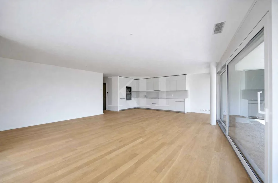 Appartamento di 5,5 locali nuovo con finiture magnifiche al piano terra con giardino!