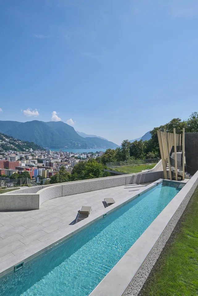 Moderno Appartamento con Ampia Terrazza e Giardino