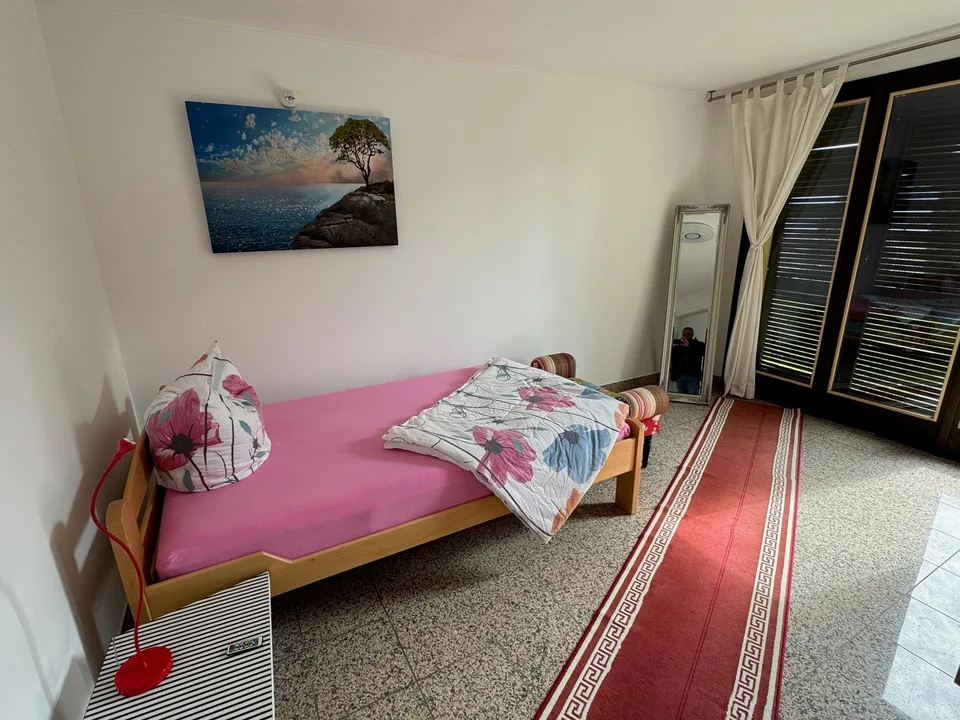 Top-renovierte Villa mit großem Pool in sonniger und ruhiger Lage mit Traumblick auf den Luganer See – Foto 10 von 22