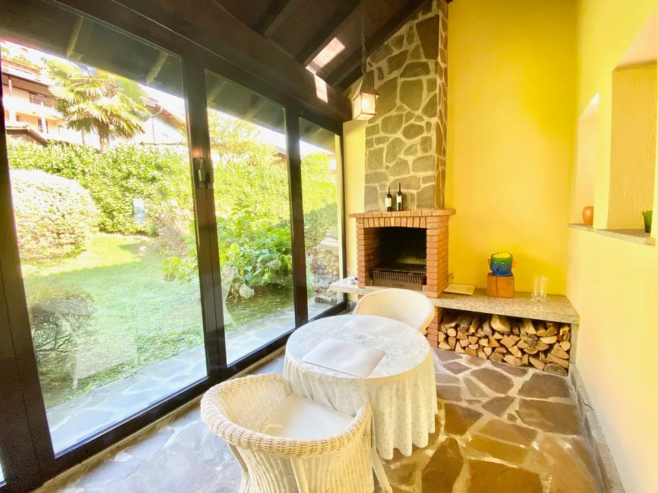 Top-renovierte Villa mit großem Pool in sonniger und ruhiger Lage mit Traumblick auf den Luganer See – Foto 11 von 22