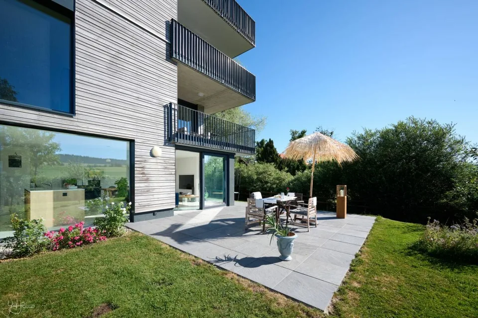 Très bel appartement récent de 5,5 pièces avec jardin