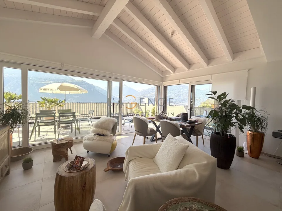Wohnung mit 4,5 Zimmern und 40m2 Terrasse - Signèse