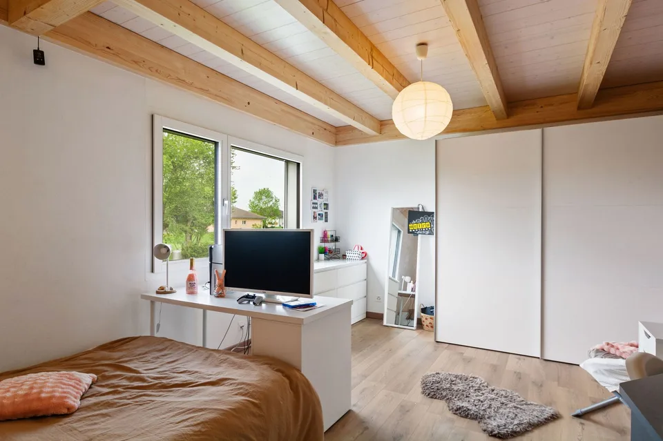 Spacieuse maison individuelle de 6.5 pièces à Courgenay avec espace professionnel indépendant – photo 9 sur 13