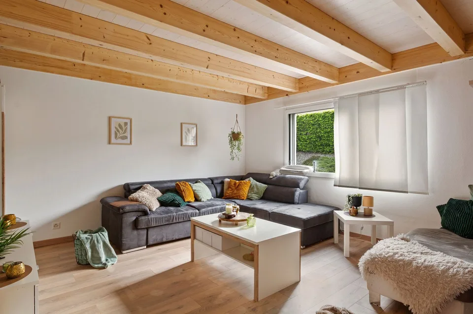 Ampia casa unifamiliare di 6.5 locali a Courgenay con spazio professionale indipendente