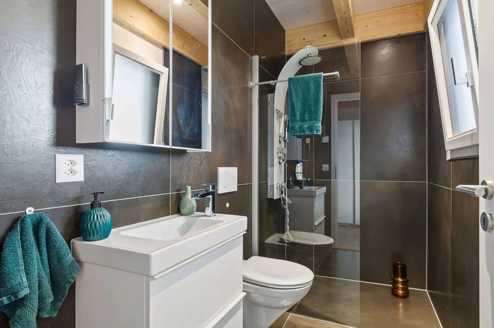 Spacieuse maison individuelle de 6.5 pièces à Courgenay avec espace professionnel indépendant – photo 6 sur 13