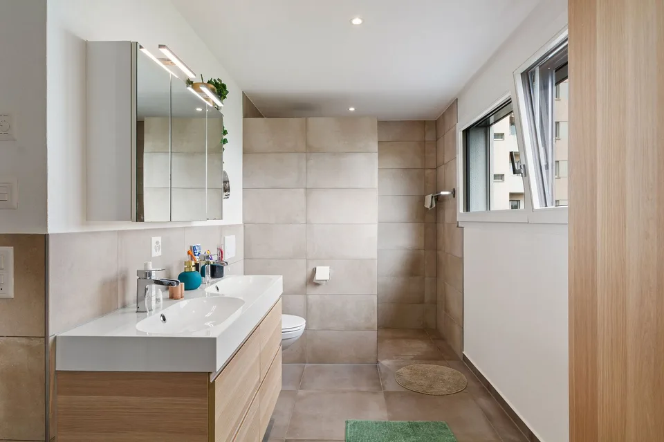 Spacieuse maison individuelle de 6.5 pièces à Courgenay avec espace professionnel indépendant – photo 8 sur 13