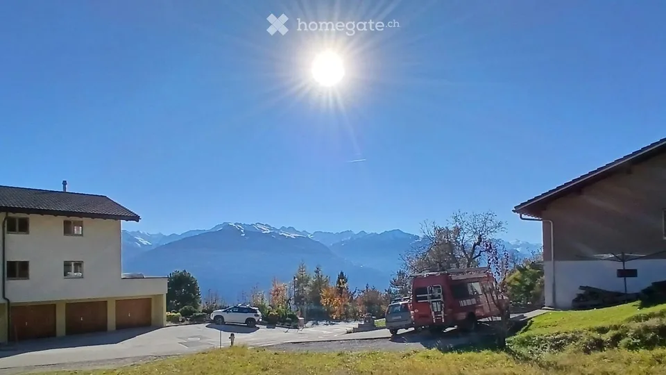 Spacieux 3.5 pièces neuf avec terrasse et pelouse à Arbaz