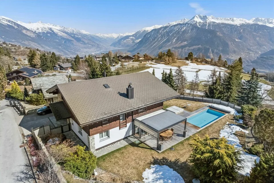 Magnifique propriété avec mazot indépendant et piscine extérieure