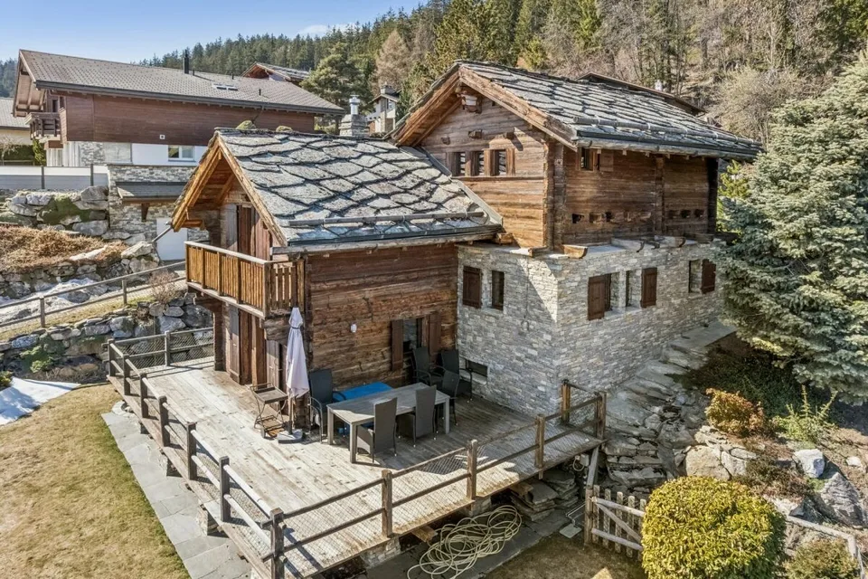 Magnifique propriété avec mazot indépendant et piscine extérieure