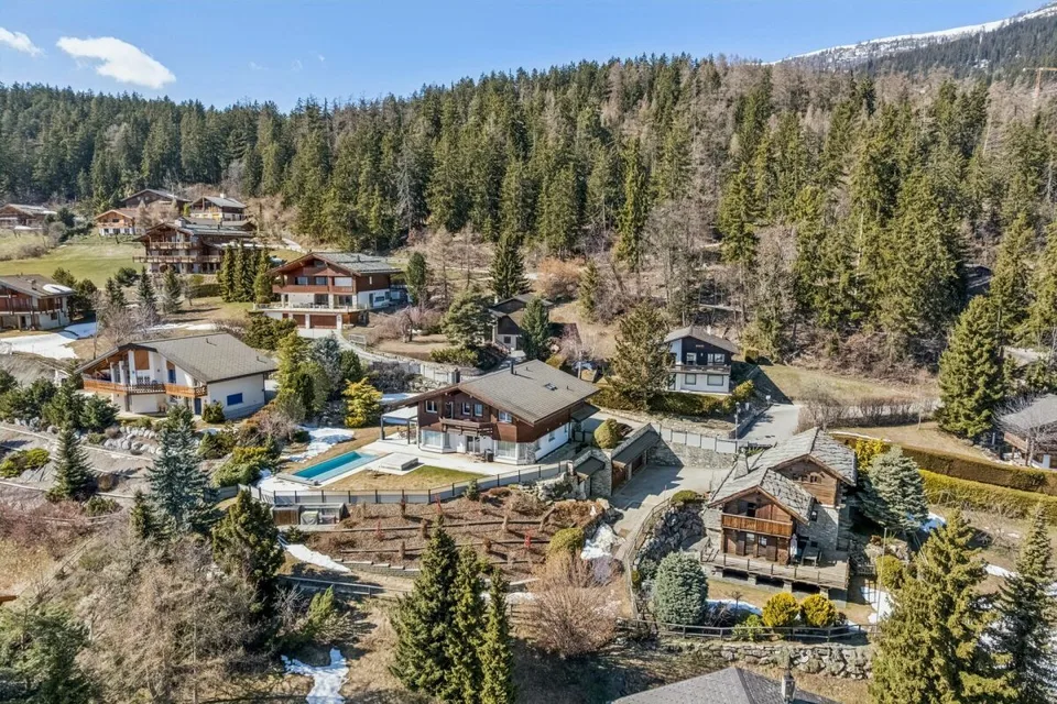 Magnifique propriété avec mazot indépendant et piscine extérieure