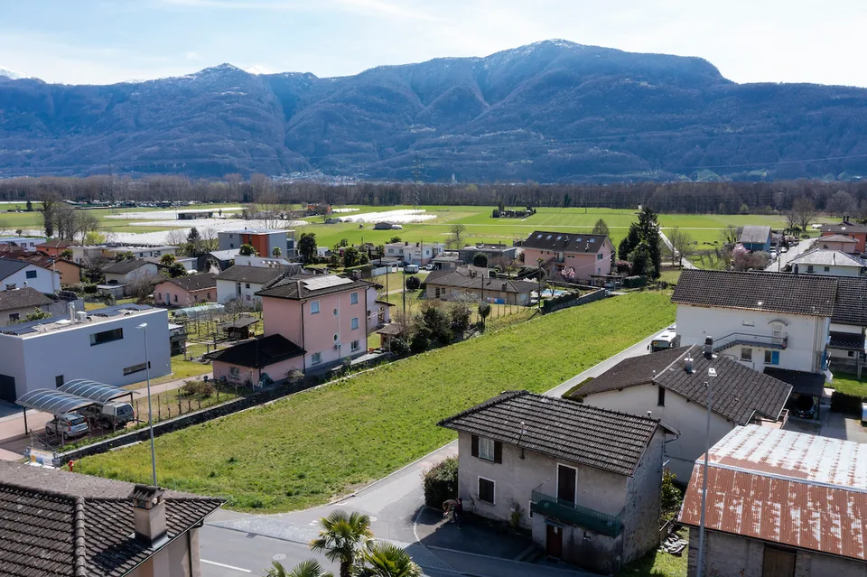 CUGNASCO-GERRA - Vendiamo Terreno di 1'912 mq con progetto 6 villette