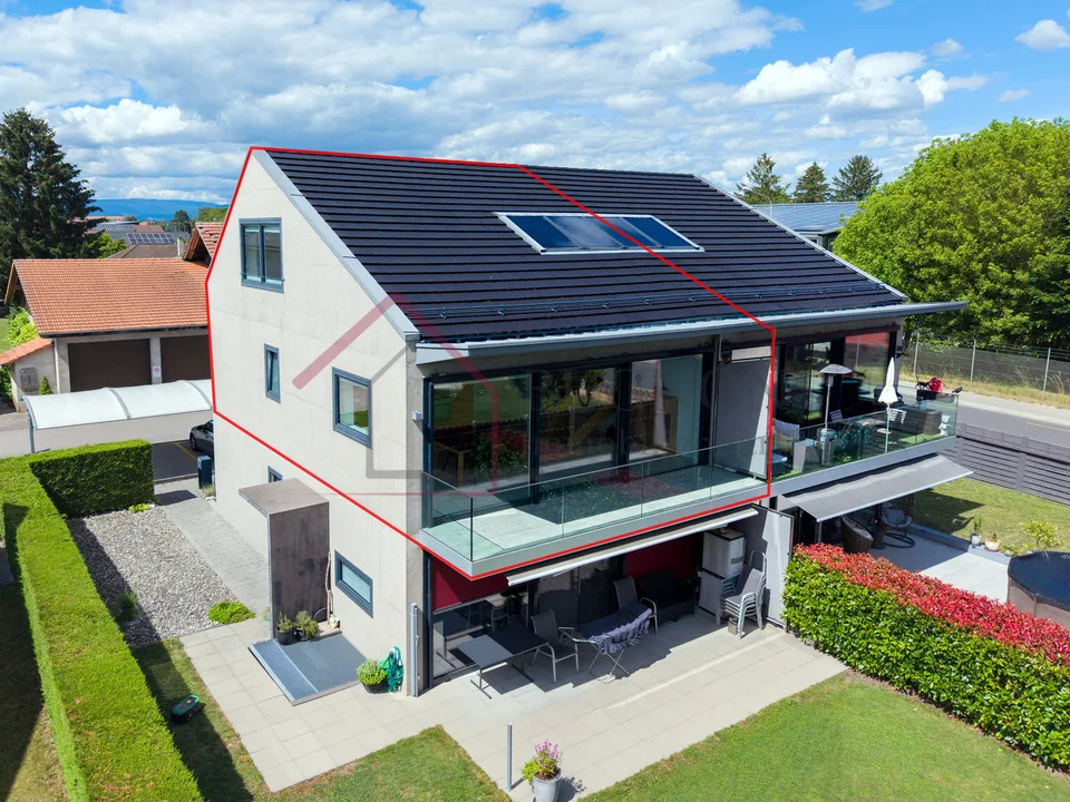 Duplex mit moderner Architektur und hellem Ambiente, Elternschlafzimmer und Balkon – Foto 15 von 16