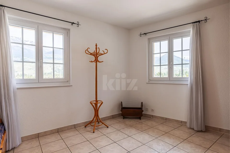 Beautiful family villa with garden and independent studio – photo 8 of 13