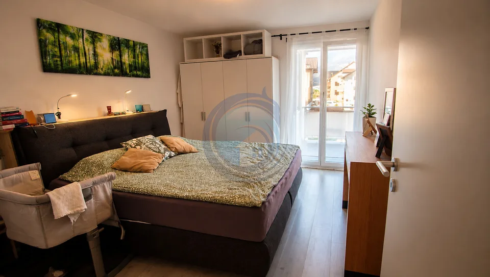 Bello duplex d'angolo di 4,5 locali con terrazza e giardino privato