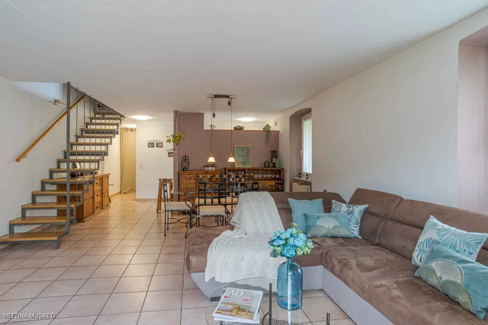 CAPOLAGO  CASA TIPICA CON CANTINA: TRADIZIONE E RELAX