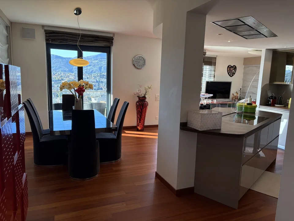 Luxuriöse 4.5-Zimmer-Wohnung mit Seeblick
