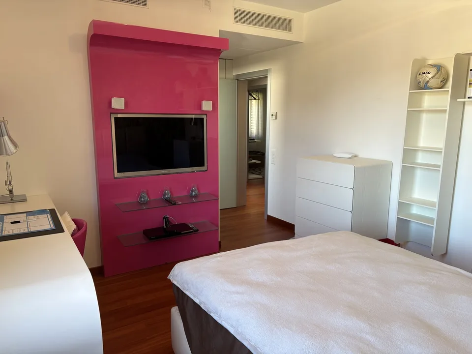 Lussuoso appartamento di 4.5 locali con vista lago – foto 7 di 12