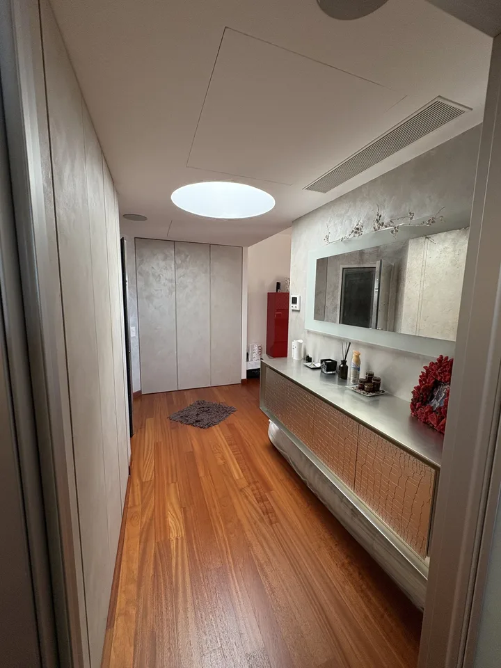 Lussuoso appartamento di 4.5 locali con vista lago – foto 11 di 12