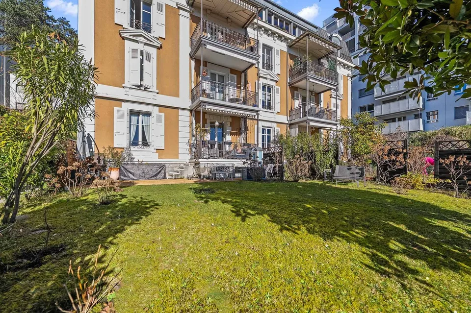 Aux portes de la ville : Bel appartement de 4.5 pièces avec jardin privatif