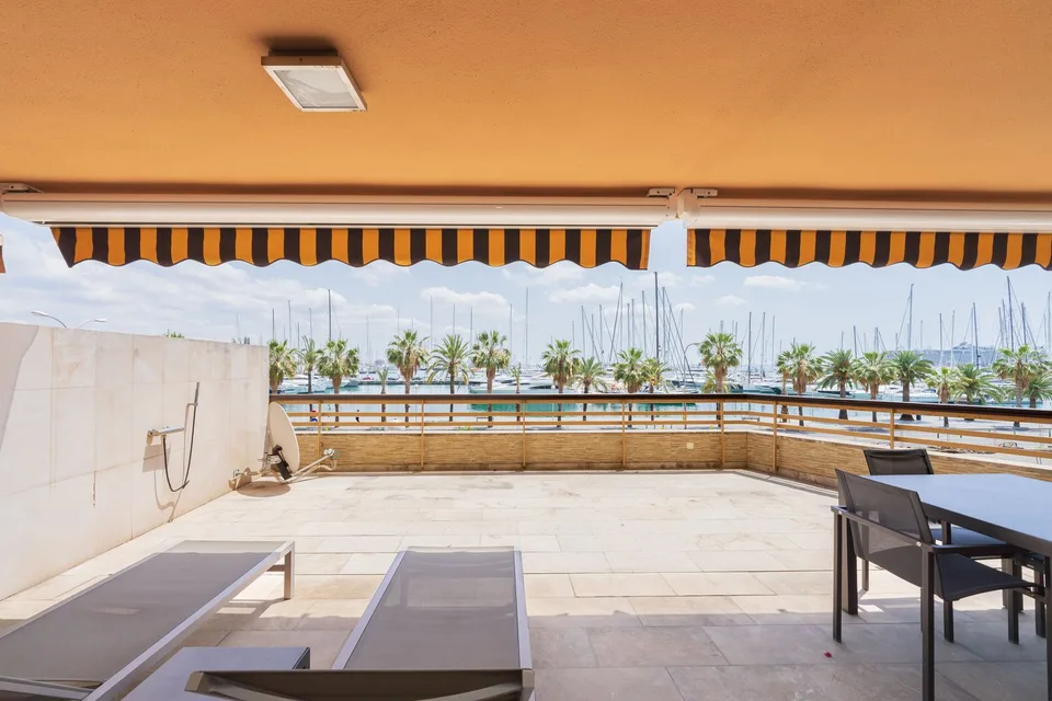 Geniales Luxus Apartment am Paseo Maritimo!