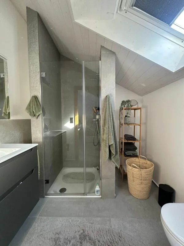 Maison mitoyenne de 5,5 pièces au bord de la forêt